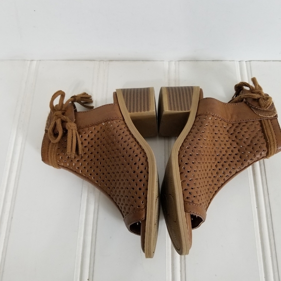 Mia Ankle Brown Booties Perforated Tassel Tie Open Toe Boot Shoes Girls Size 13 - Picture 7 of 14